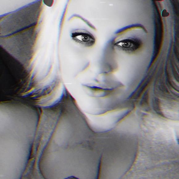 Meet your Posher, Moira - Picture 1 of 1